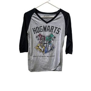 Wizarding‎ World Hogwarts Grey and black Jersey shirt size small